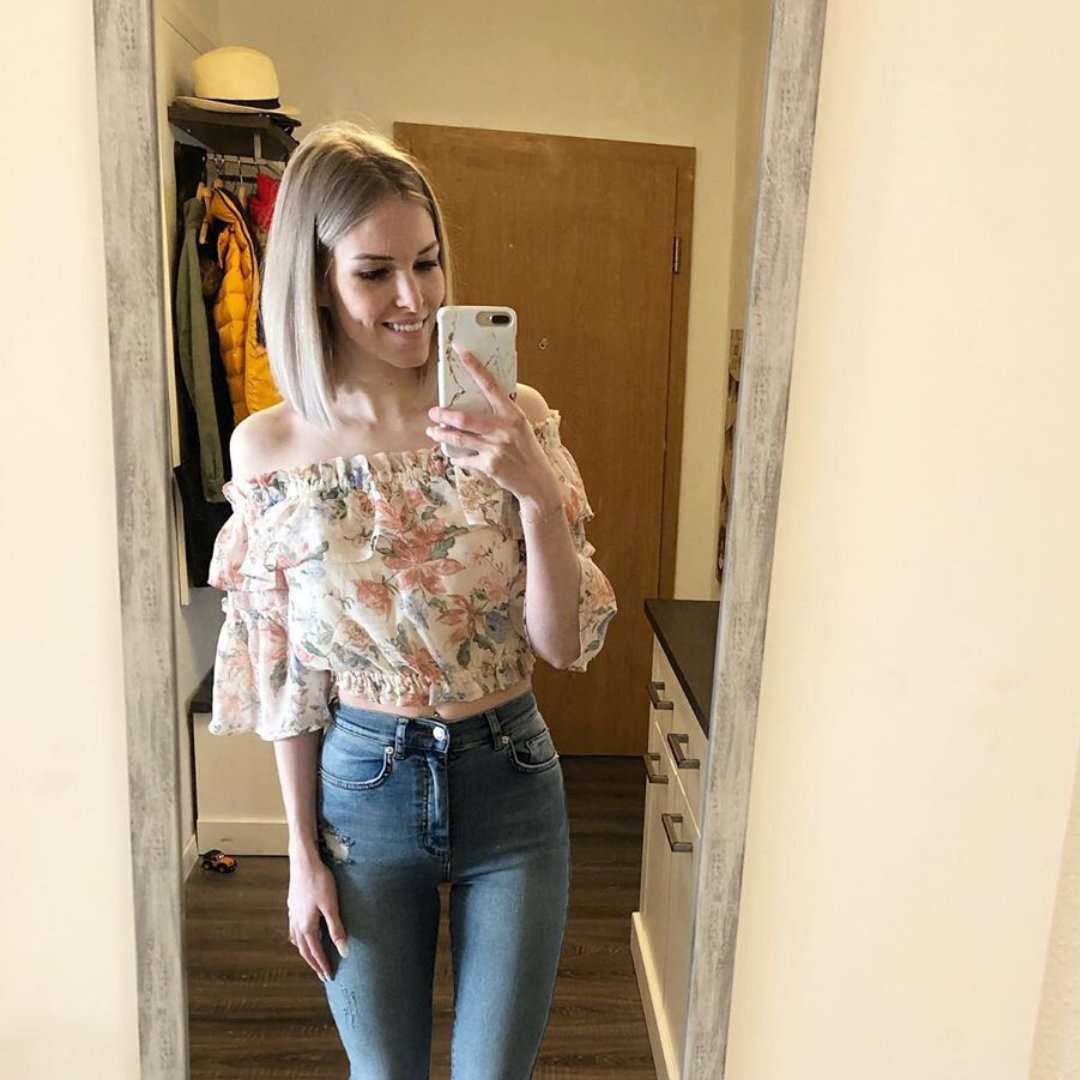 Livingcases's tweet image. Coming in hot Radelaide ✈️