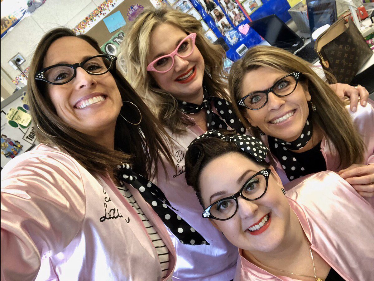 evenson_suzanne's tweet photo. PMAC Pink Ladies!! 💗 Today was dress like a movie star day, as a whole school reward, for flooding the food pantry with our donations last month!! Way to go, Woods Creek and Student Council!! Smiles, Frenchie 💗
@WoodsCreekD47 https://t.co/IIZwe04jCt