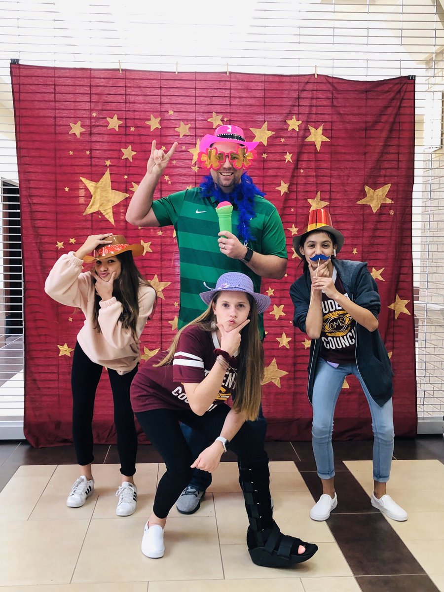 OMSSTUCO's tweet photo. Bobcats having fun at the Social. @ottobobcats https://t.co/tCxs62UelB
