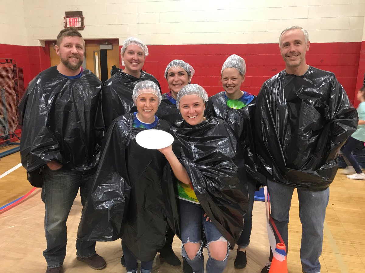 mmlarkin1211's tweet photo. Friday night fun night at OTES carnival #pieintheface#messyfun#PTA👏🏻 https://t.co/3f4ZCepFCj
