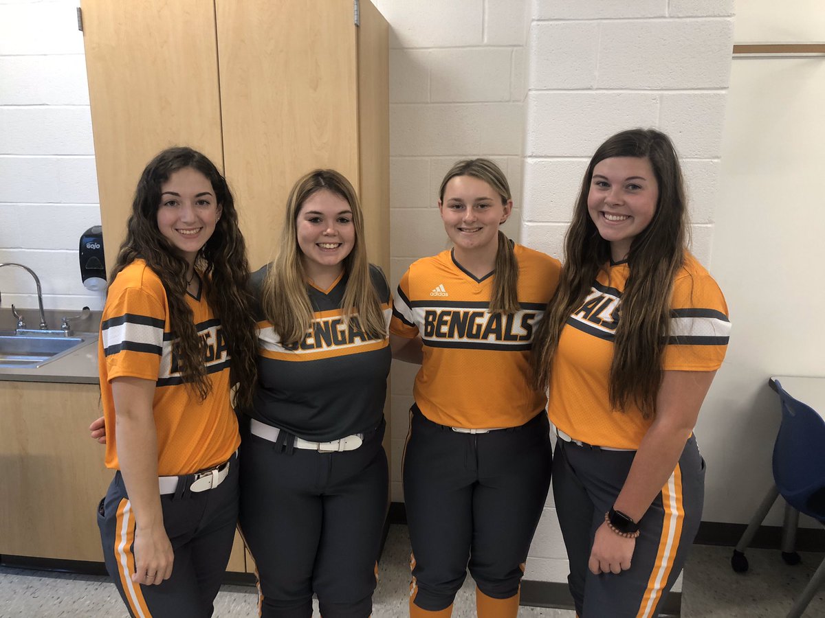 fuquaysoftball's tweet photo. We are super excited about this season and our new uni’s!!! #bengalball 🧡🖤 https://t.co/1hfWntxBCD