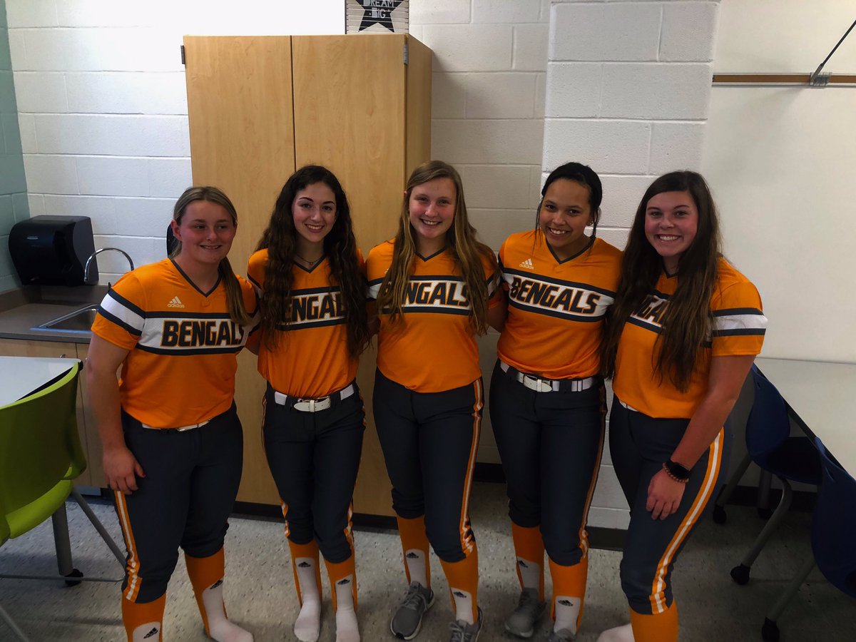 fuquaysoftball's tweet photo. We are super excited about this season and our new uni’s!!! #bengalball 🧡🖤 https://t.co/1hfWntxBCD