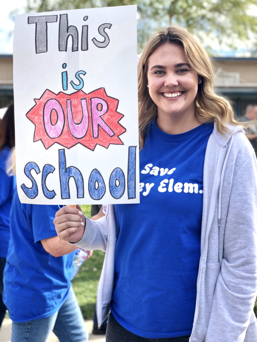 UTLAnow's tweet photo. Shirley ES is coming together to defend their school from charter encroachment. The charter company "Citizens of the World' is looking to co-locate. By doing so the charter company would take much needed resources from our kids. 
#SaveShirleyElementary #StopCharterColocation https://t.co/EdsjBadyvv