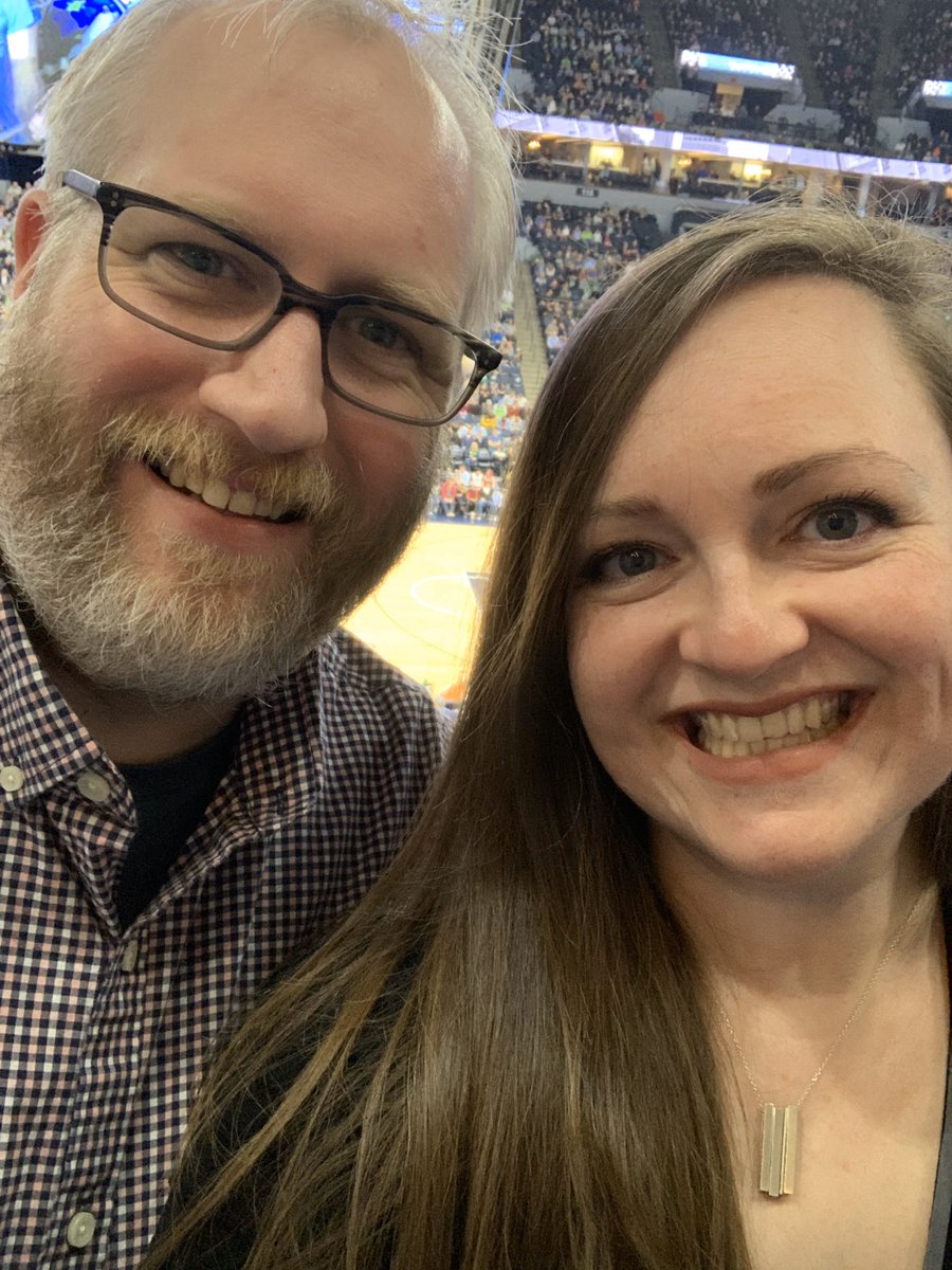 AbsolutPeach's tweet photo. Even watching the Wolves lose is fun!π #itsmybirthday #packpix #missingKAT https://t.co/CKF0oYuAEk
