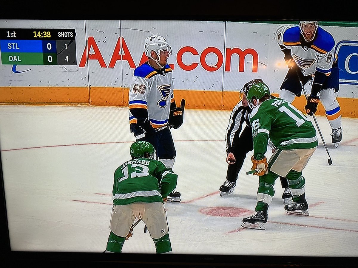 agchinnock's tweet photo. The Stars uni’s are just awful. Goodness. https://t.co/0STArmXdSk