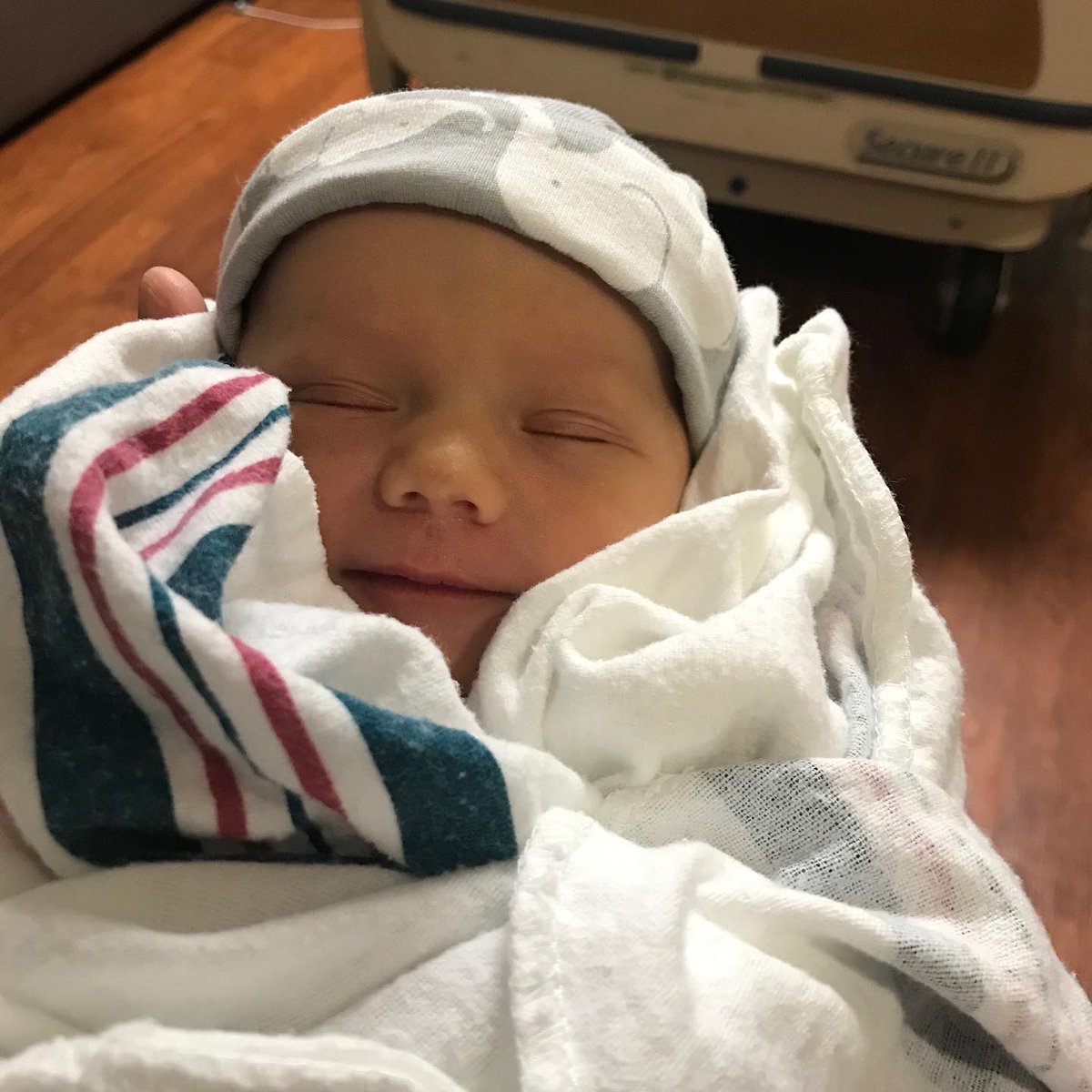 cropop11's tweet photo. Scarlet Lee
It’s still kind of sureal that this 6lb 8oz bundle of perfection is here and ours. Words can’t describe the joy that she immediately added to our lives. I already can’t imagine life without her! 
Scar, Dad and I love you so much! @NickPopplewell https://t.co/UvY7zvKU2n