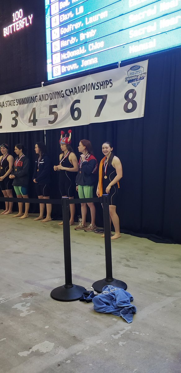 dMHSswimdive's tweet photo. MANUAL GIRLS https://t.co/7w20gMZBOx