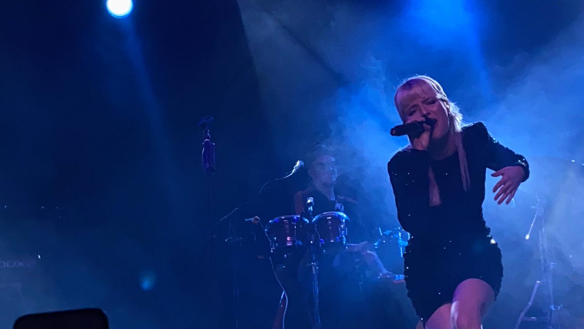 mellamanpuli's tweet photo. Me siento tan afortunada de haber podido vivir esto @albarecheot2018 @Marina15_mr 💙 #quimeratoursevilla https://t.co/89BqB6nChP
