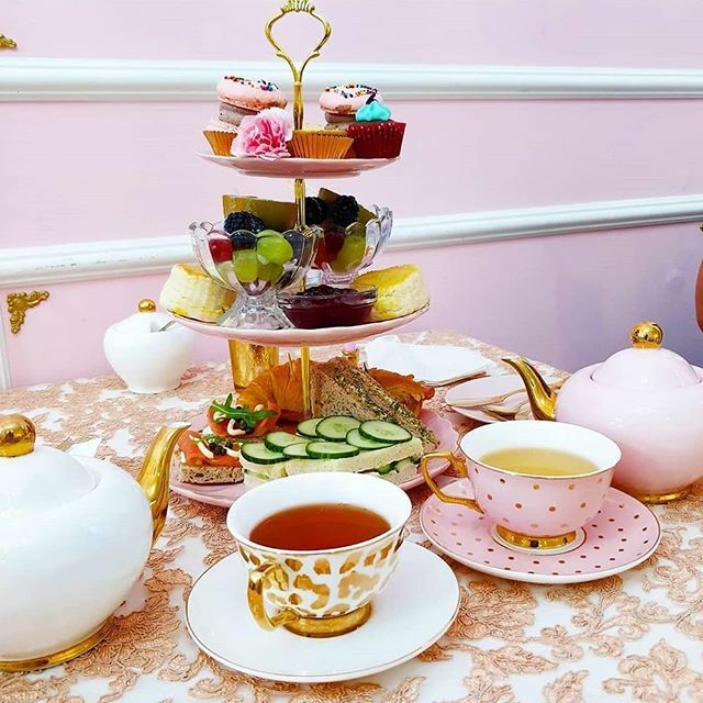 Hello weekend~🧁🍭💕😋
.
Tea Party(Dating) at @roseandblanctearoom
.
✅ Reservation: ift.tt/2sv23Bb
.
.
.
#fridayvide  #friday #weekend #pinkwall #hollywood #losangeles #losangelesblogger #losangelesfoodie #losangelesevent #mothersday #mommy #te… ift.tt/2HMSzbH