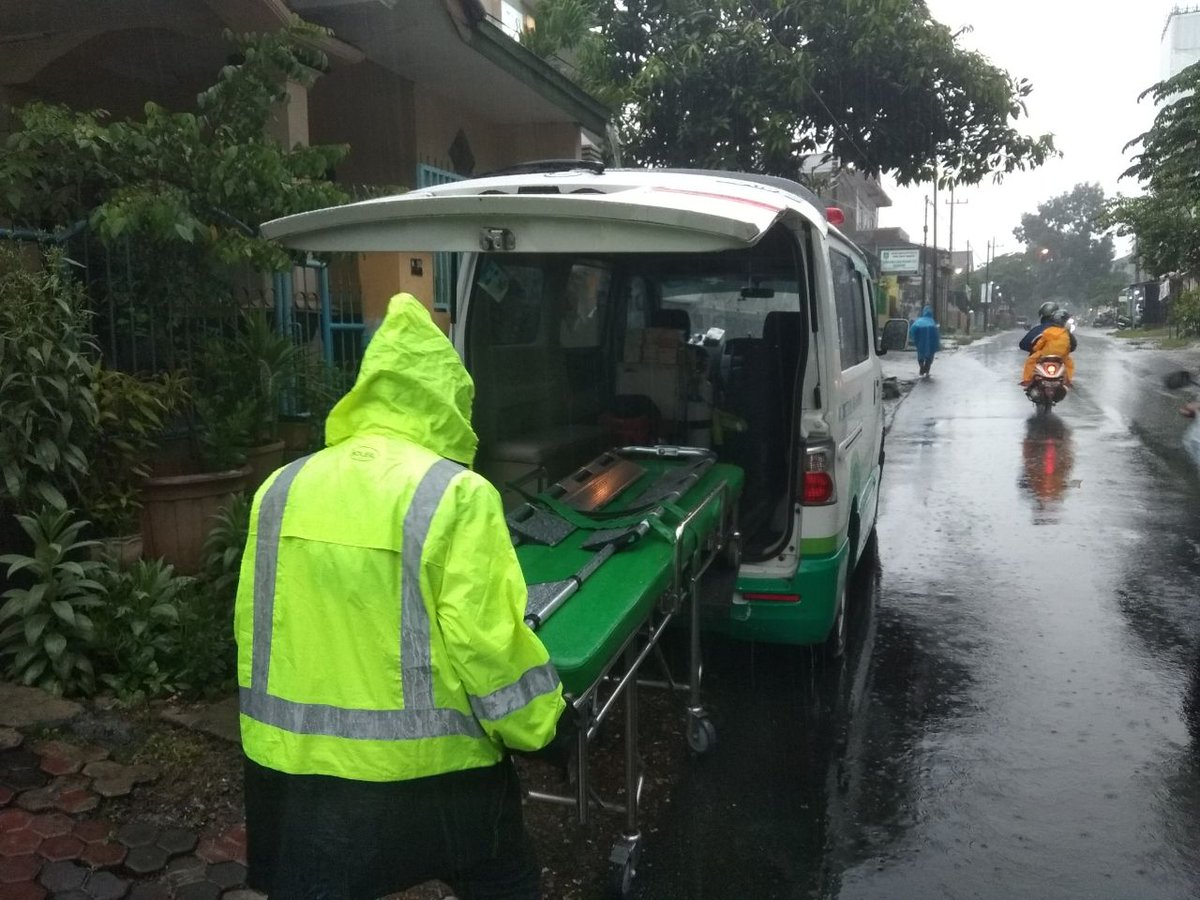 ambulancemalangstrudel tweet media