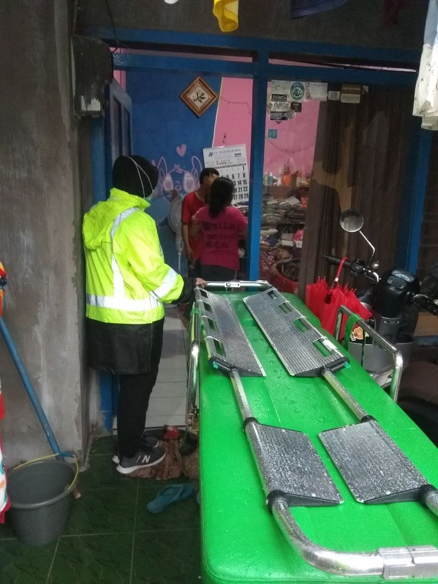 ambulancemalangstrudel tweet media