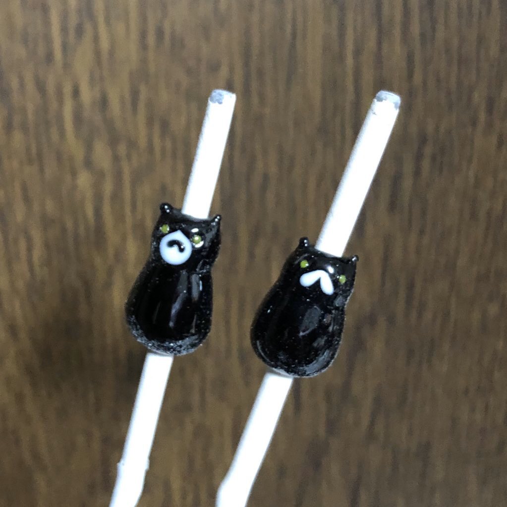 dobatodou's tweet photo. 設営完了してます(遅刻
新作のにゃんこ玉ぜひ見に来てください(*´ω｀*)
#にゃんだらけ https://t.co/l0zZRTDDwh