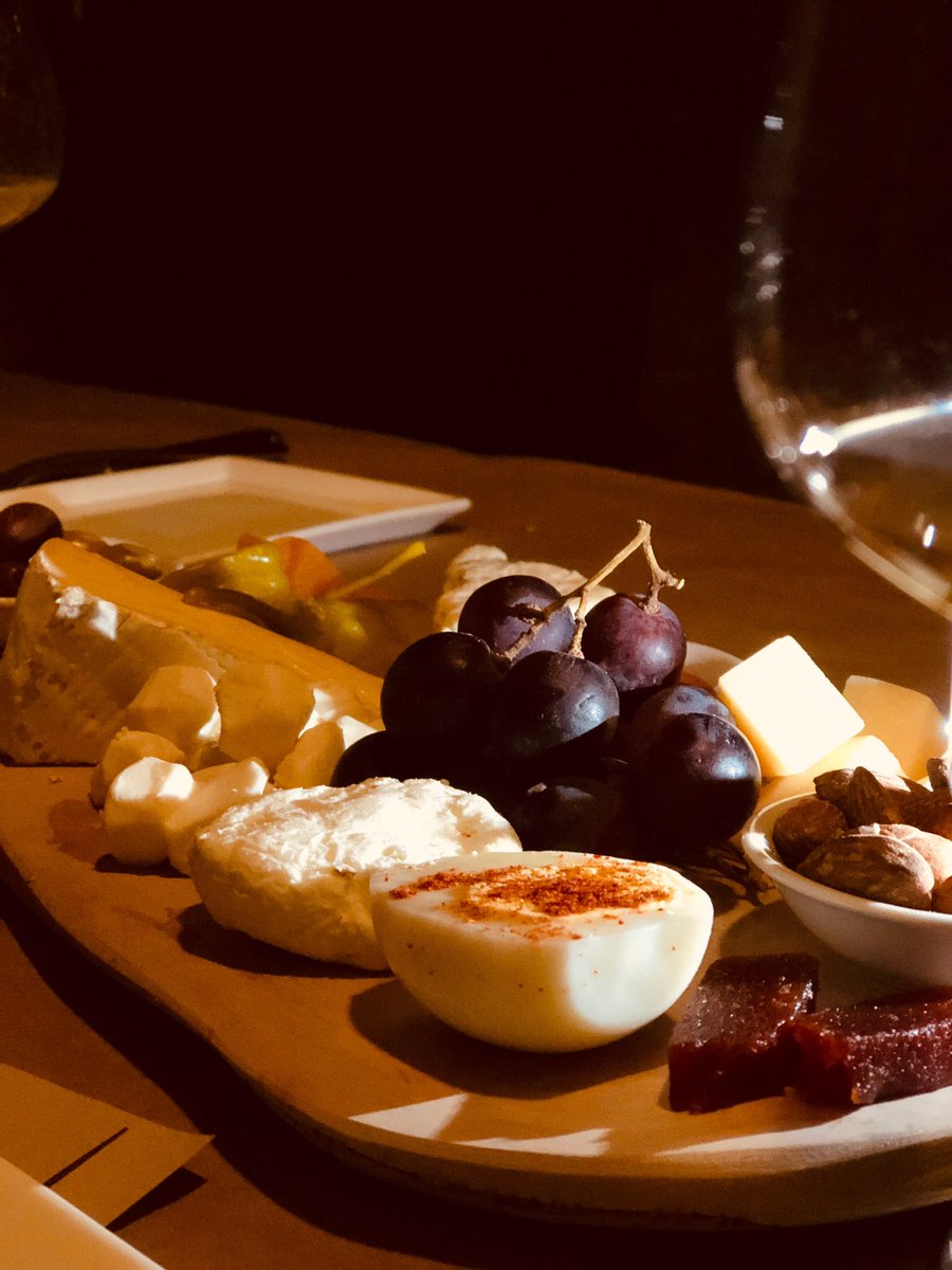 CantonDiscover's tweet photo. Great dinner tonight at Huth and Harris!
—
If you like feeling like European royalty eating dinner with Don Corleone, this is the place to go.
—
Amazing https://t.co/hg1oTeYdxg