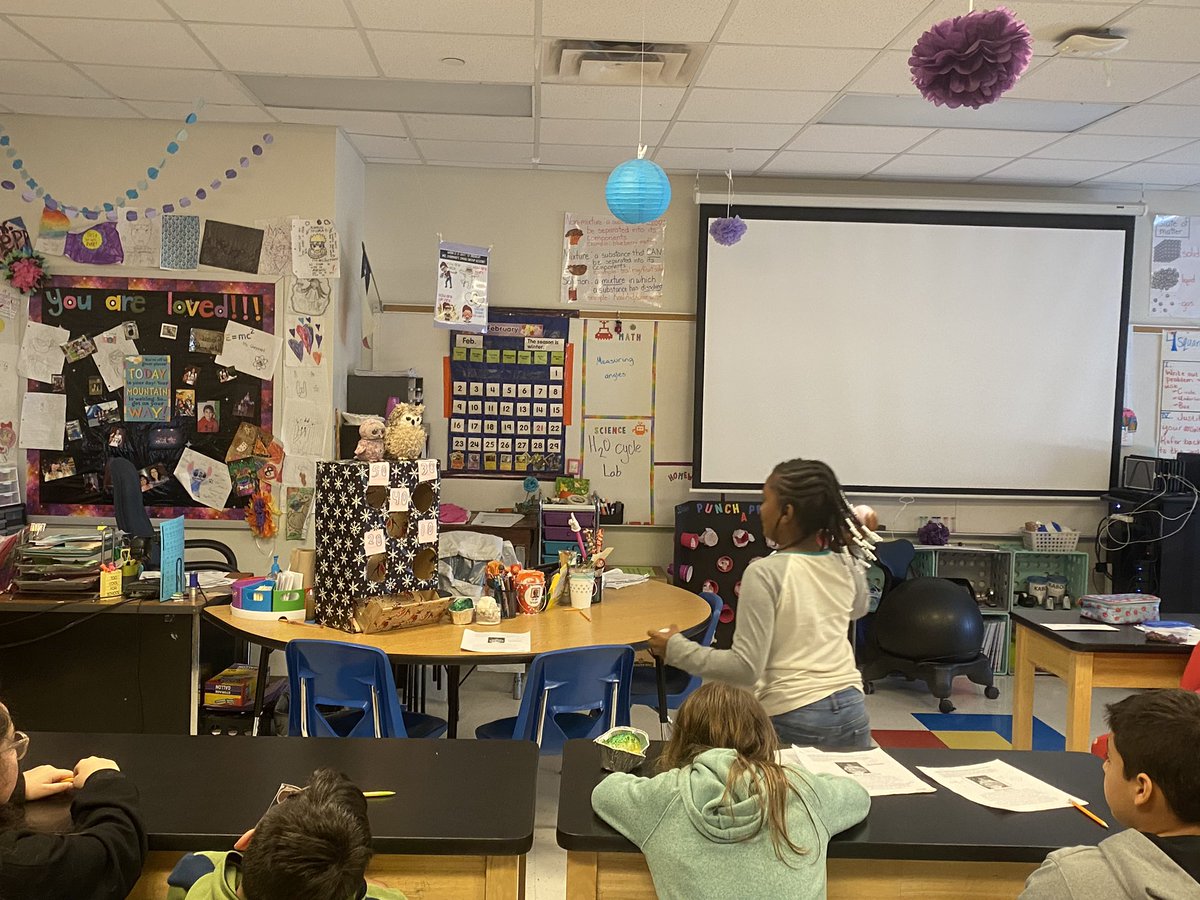 SaturnVSTEAM's tweet photo. A fully functioning and super popular game from one of my amazing students. #geniushour is always great here @pflugerfalcons #wheregreatmindssoar @gt_cawley @HaysCISD_GT https://t.co/3d2rlFNIr7