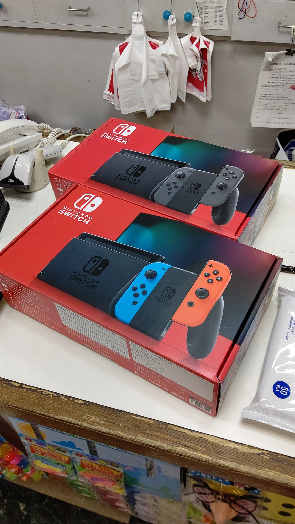 品薄のニンテンドースイッチ 入荷しました 今週は 更に少なかったですね 早くコロナ終息して欲しいなぁ Pic Twitter Com おもちゃの平野 Twitter 02 22 札幌市のギフト 贈り物 チケット 玩具 おもちゃの平野 札幌のお店 イベント 動画や