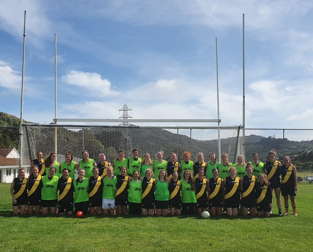wellygaanz's tweet photo. Fantastic morning of women's compromise rules. The Gaelic footballers shaded a two-point win over their AFL opponents. We can't wait for the rematch. 🤩
#GAA #AFL #CompromiseRules
🇮🇪🇭🇲🇳🇿 https://t.co/XUuK6K9I21