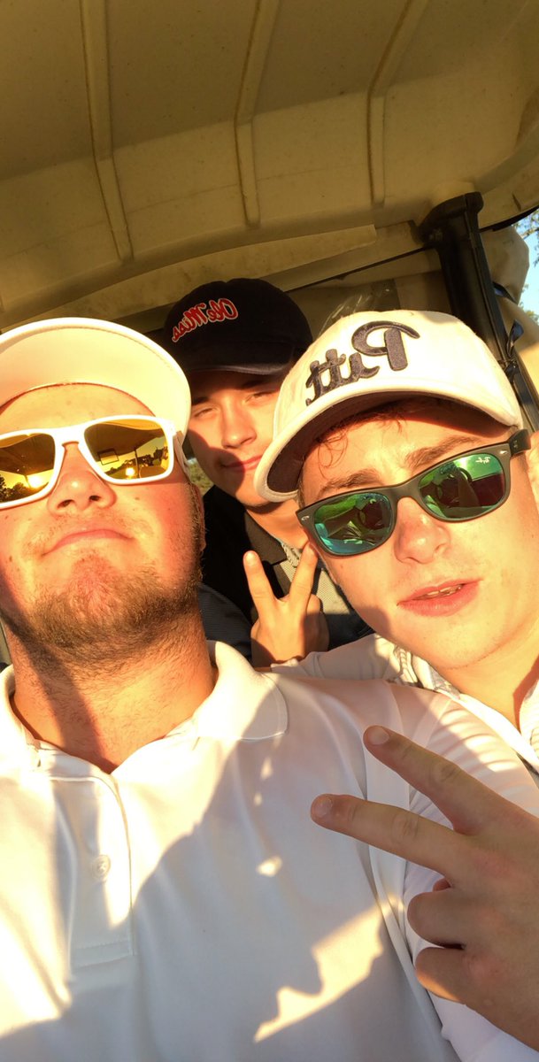 brozich32's tweet image. Happy 21st to one of my best buddies. Don’t get too drunk off them white claws tonight 😂🍻 @bradythomas21