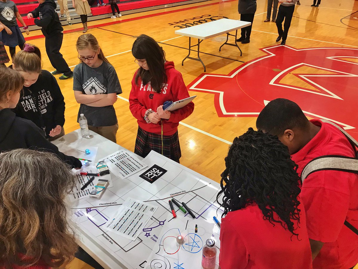 RichGranger's tweet photo. .@DriveOhio + @RichlandAreaCh teamed up to kickoff the @OSLN #STEMdrivesOhio Design Challenge at @MCSFlames.

Over 75 students from elementary through high school talked about #SmartMobility and enjoyed hands-on @Ozobot activities. Can’t wait to see their ideas! #MansfieldRising https://t.co/MvoQJcnYqE