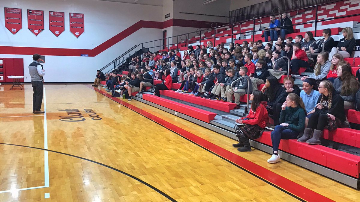 RichGranger's tweet photo. .@DriveOhio + @RichlandAreaCh teamed up to kickoff the @OSLN #STEMdrivesOhio Design Challenge at @MCSFlames.

Over 75 students from elementary through high school talked about #SmartMobility and enjoyed hands-on @Ozobot activities. Can’t wait to see their ideas! #MansfieldRising https://t.co/MvoQJcnYqE