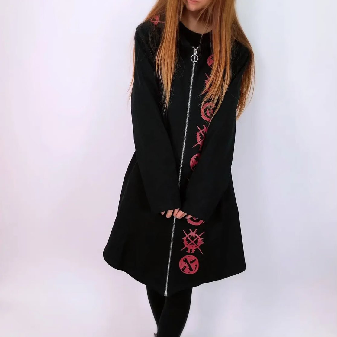 NieR_tokyo's tweet photo. 🎁本日〆切プレゼント企画🎁

こちらの当店オリジナル商品
DEVILS ZIP HOODIEを両色セットで

🎊3名様にプレゼント🎊

◼応募方法
フォロー(@NieR_tokyo) &amp; RT
◼締切〆  本日24時まで

※鍵垢の方も対象内です🐰

是非ご参加ください🙇‍♂️🙇‍♀️ https://t.co/wuuwTgVPgC