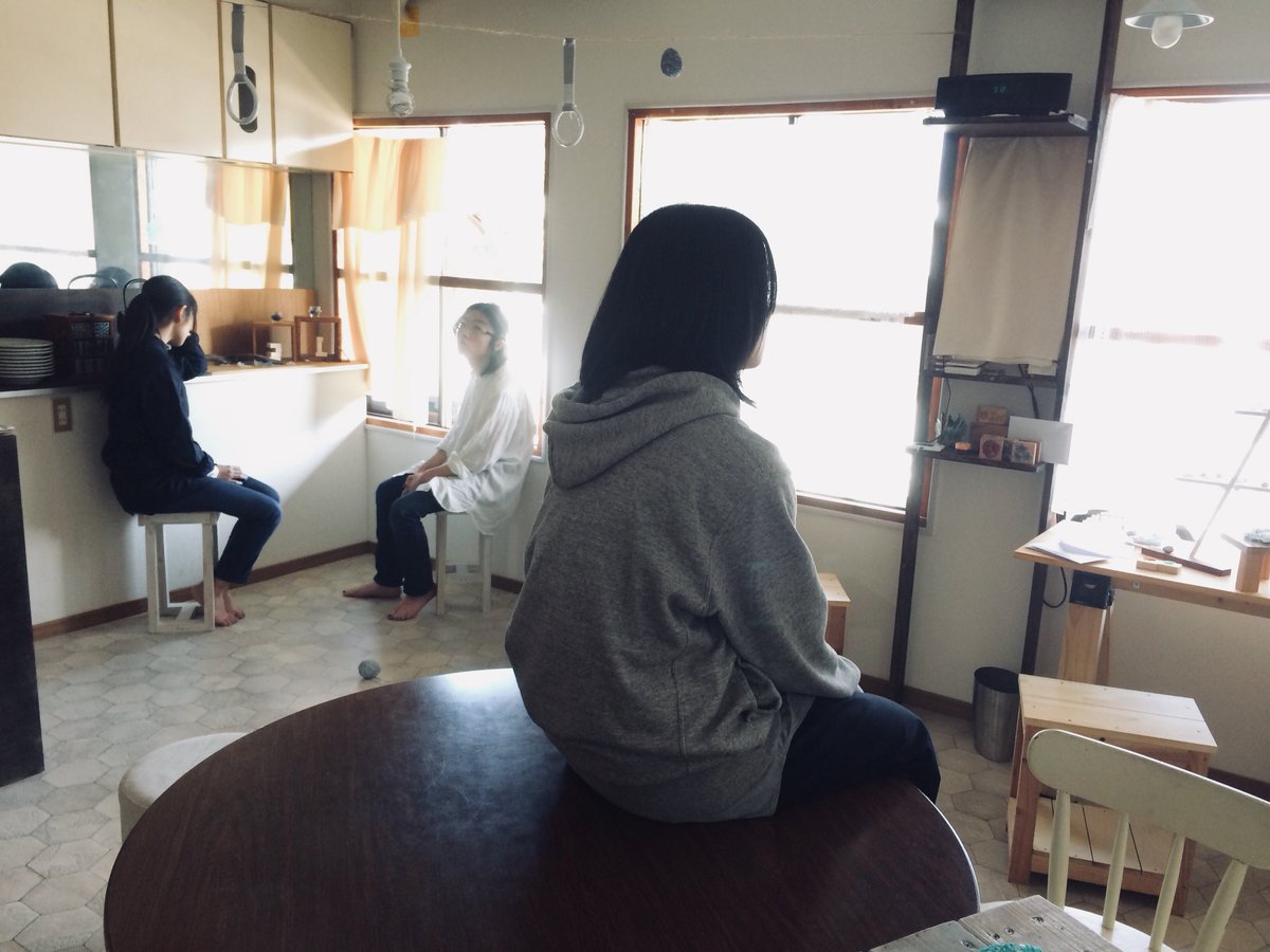 otemakissa's tweet photo. 【貸切おてま】
| 演劇大学生男子 |

ー少しシュールで哀しげで、綺麗な綺麗なブルーの印象。私も海は大好きですー

旗揚げ公演 昨晩初日 
いただいた感想

写真は昨日の練習と本番後
本日最終日 https://t.co/VGIsPXiPUz