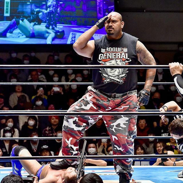 kurogane_102's tweet photo. #njpw #新日本プロレス
#njroad #ProWrestling
#BadLuckFale #RogueGeneral .
#BulletClub 🤘(20.2.21 後楽園)
. https://t.co/kQf4l3QuCn https://t.co/GOv49geN54