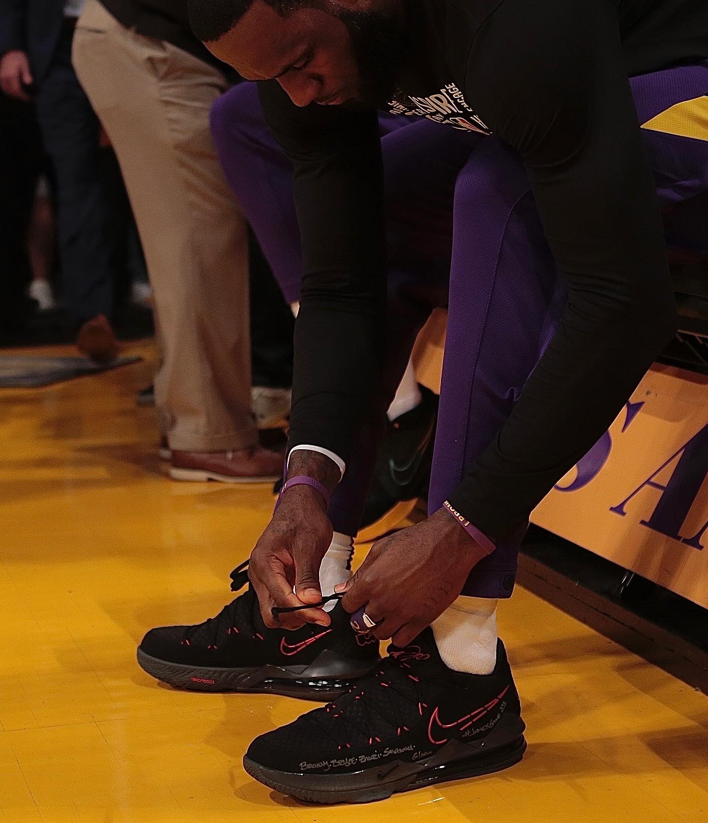 lebron wearing lebron 17 low