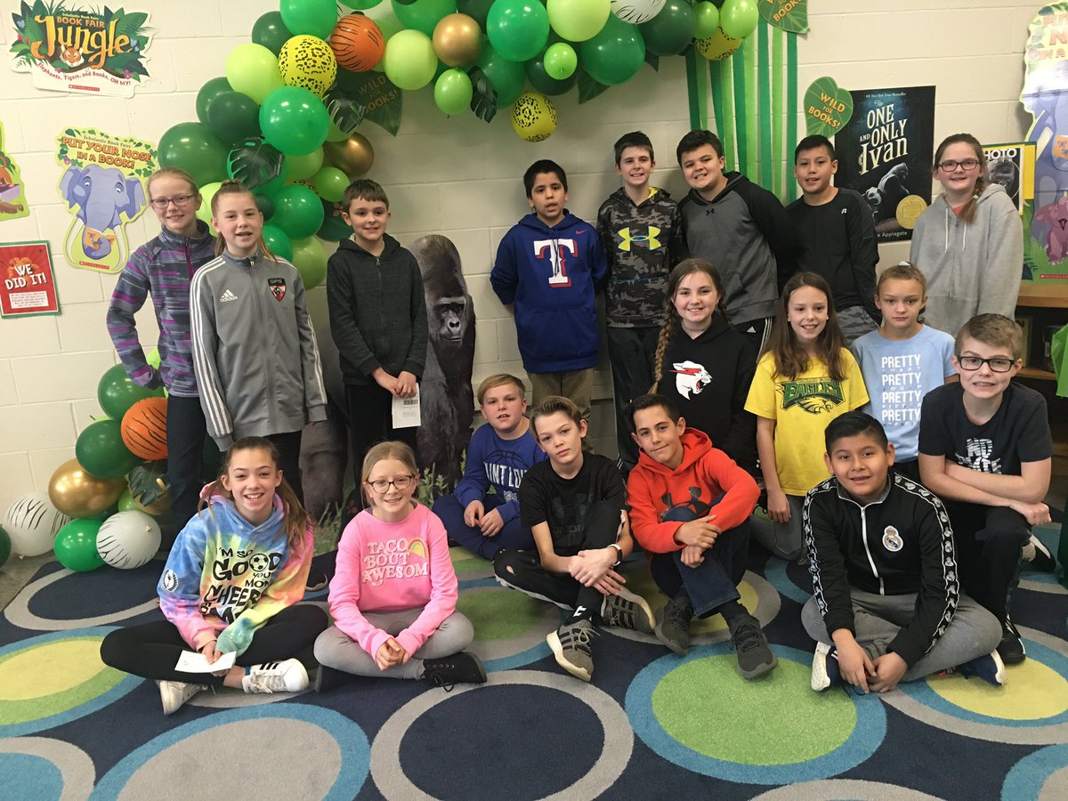 OFESPTO's tweet image. HUGE SHOUTOUT &amp;amp; THANK YOU to these amazing 5th grade leaders!!!

Ms. Land and Ms. Salyers class rocked it helping so much today at the Bookfair when we were down on volunteers!

@OrchardFarmElem @OrchardFarmRV 
#OFarmPride 
#LeaderInMe
#StudentLeaders