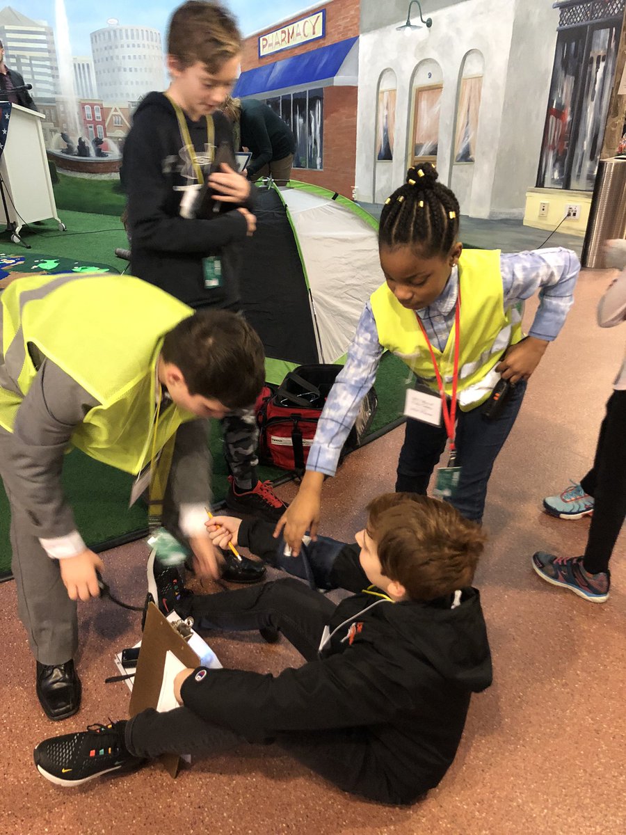 Rawstromsclass's tweet photo. A great day at JA Biztown! @JAofDE @keechskids216 @at_MissRYAN @MissRicciGrade5 #LHEpride https://t.co/GcfcIEKNpi