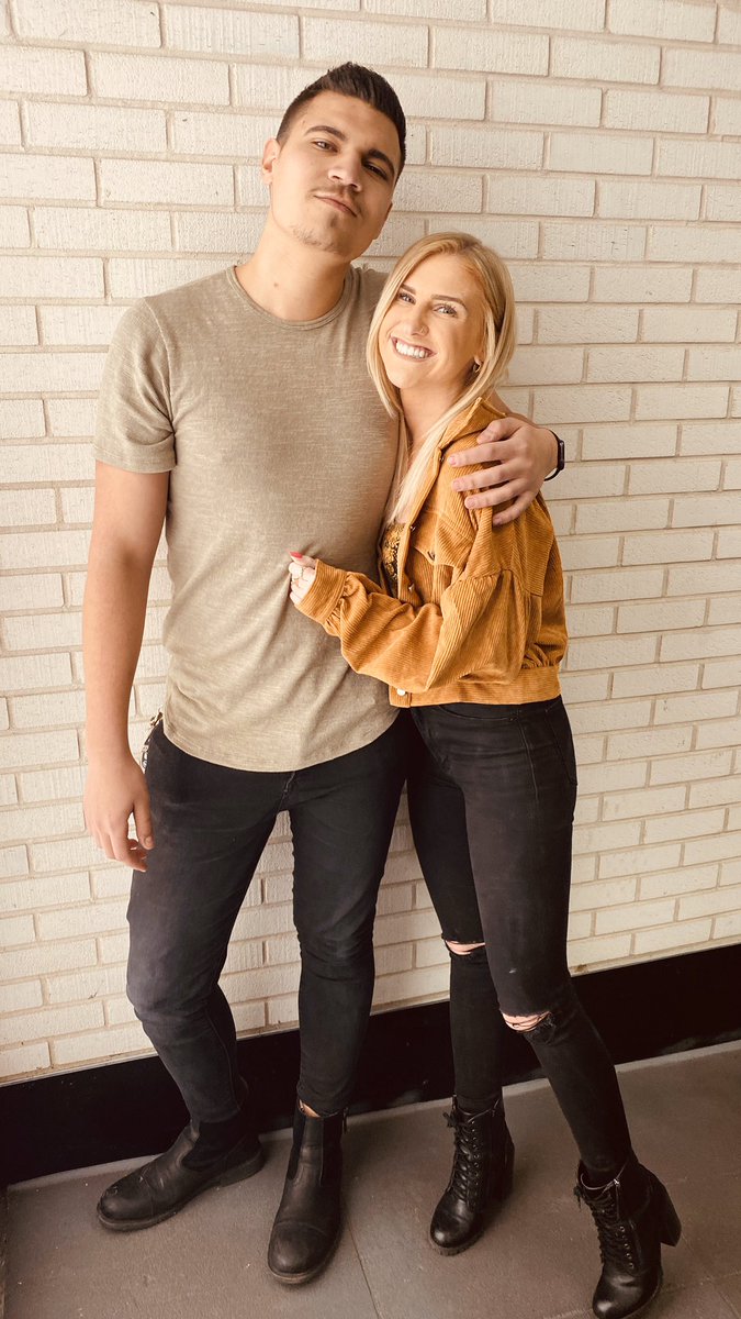 Just_marco_'s tweet image. Happy birthday @OhMBri ❤️