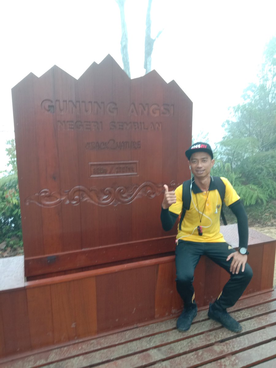 Raycrew5's tweet photo. Misi pendakian berjaya hari nie💪 alhamdulilah,semua selamat sampai dan selamat turun semua💪💪💪 https://t.co/qYV6qnbeJU