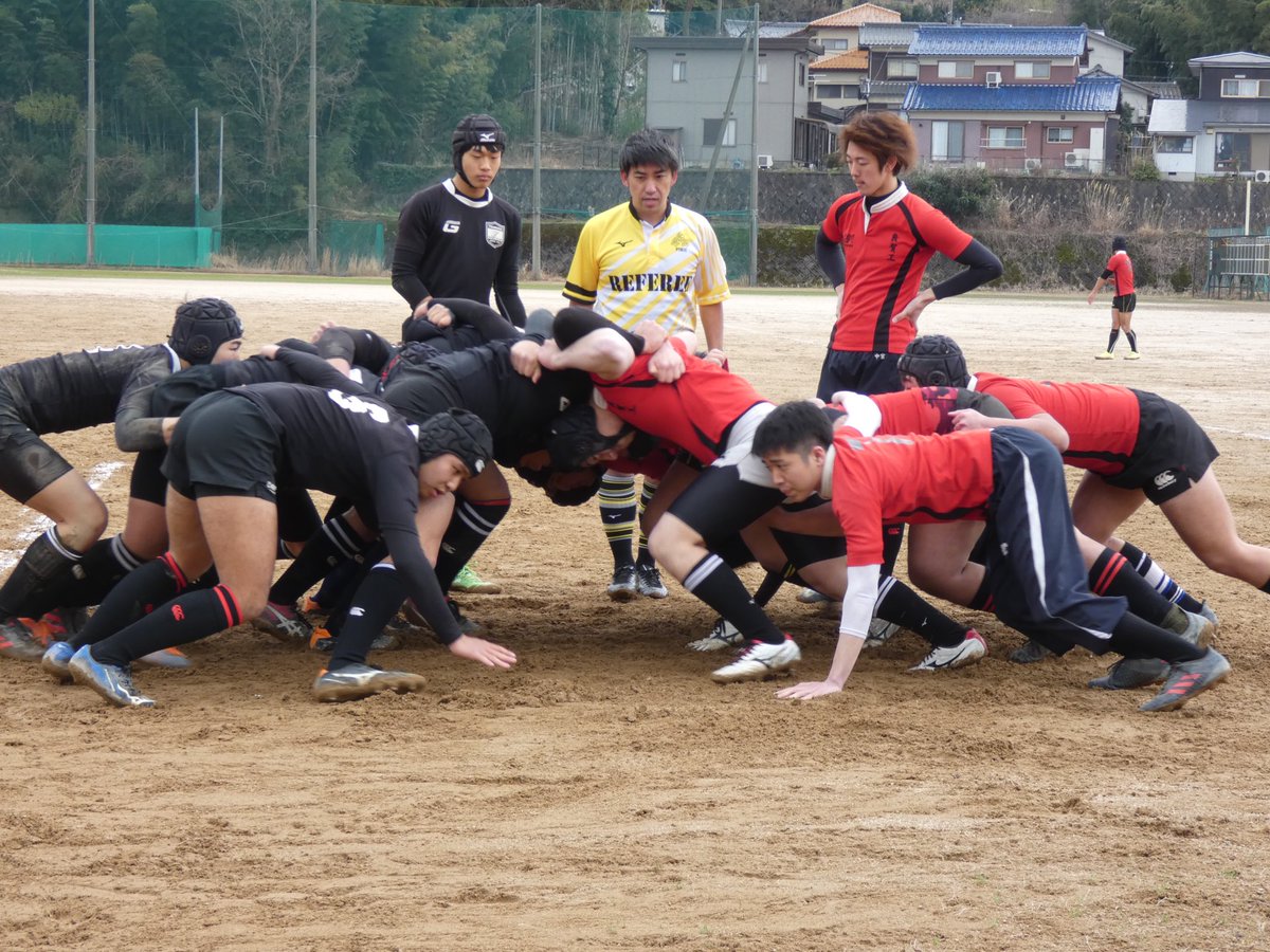 敦賀工業高校ラグビー部 2月21日 Ob戦 本校のグランドで3年生対1 2年生で 試合を行いました 卒業生の方も何人か来てくださり 15人制での試合ができ 現役にとってとても有意義な時間となりました 3年生にとっては久しぶりに体を動かす時間でとても