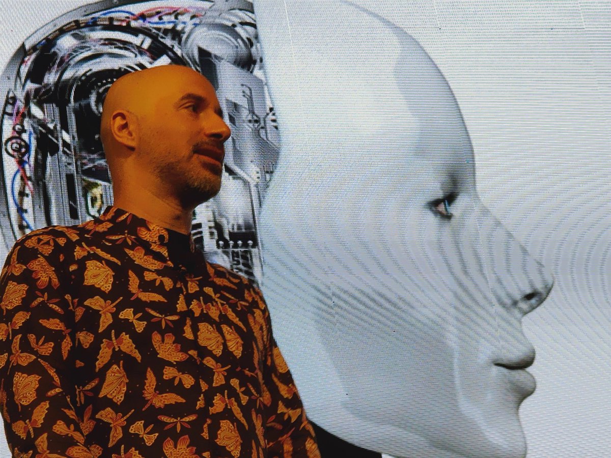 sushantjain's tweet photo. @xgmedia avi at his best, personalized experience for ambient
@UXniwR2l7f1now8
@sushantjain
#uxnow #uxnow2020 #datafull https://t.co/CAA5R3yy8F