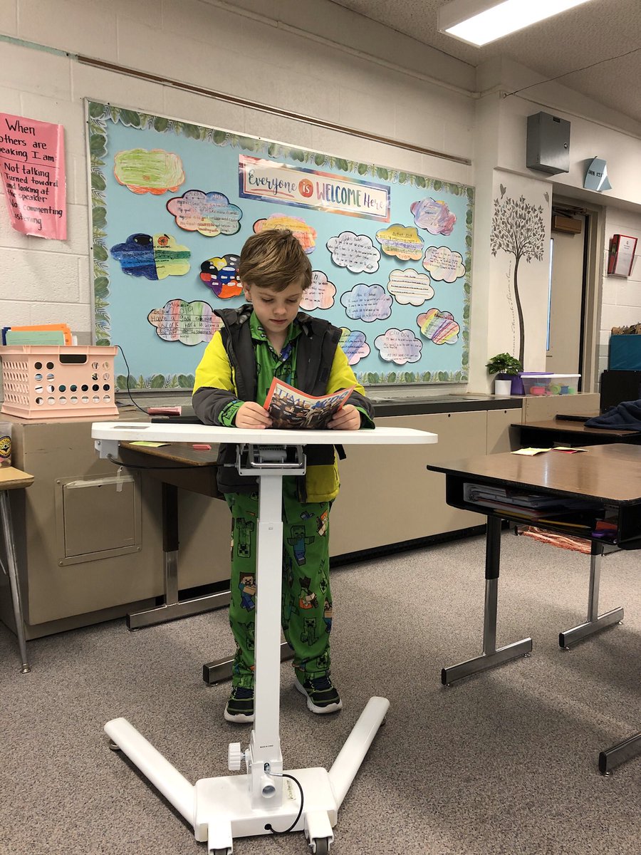 standupourkids's tweet photo. That 2020 classroom ππΌ π€·π»ββοΈ π₯ #StandUpOurKids #TheNewClassroom LETS SPREAD THIS FIRE π₯ IN OUR SCHOOLS #nextlevelteaching #kidsdeserveit #startedup https://t.co/ypnZdECc8N