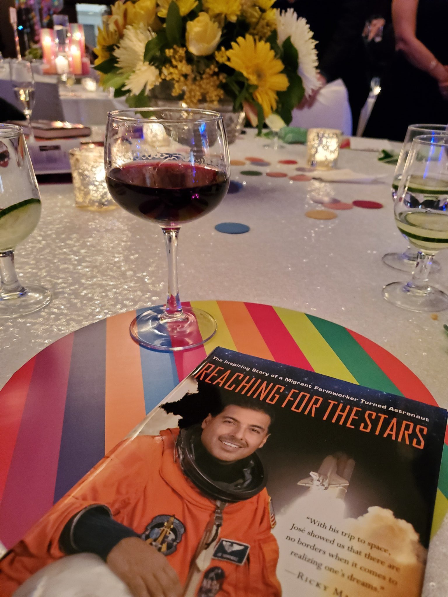 Jose Hernandez Enjoyed Giving The Keynote Tonight At The Serhouston Gala Saw Many Old Friends And Made Many New Friends Dando El Discurso En La Gala De Ser For Jobs