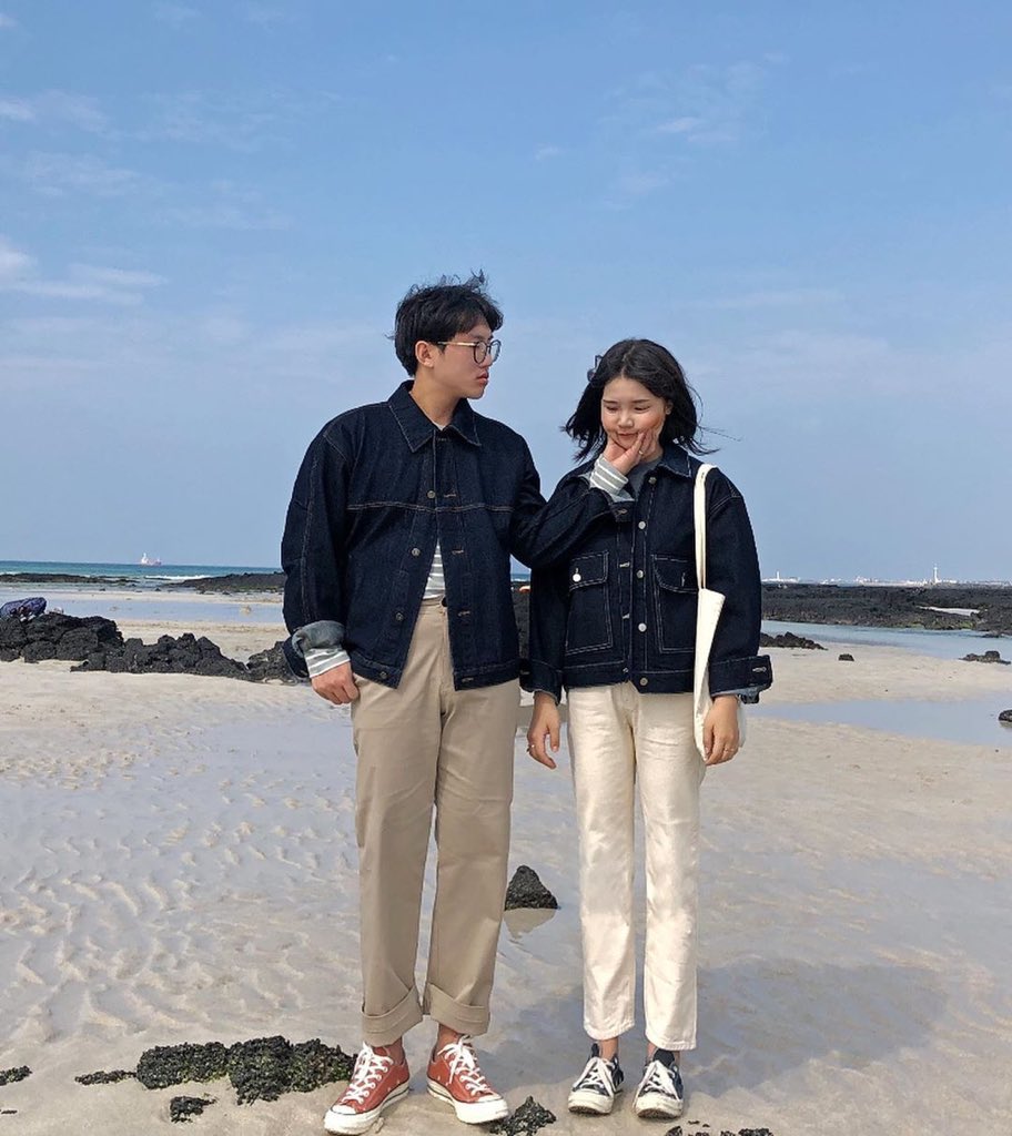 yinfutang's tweet photo. korean fashion - couple edition

[a thread] https://t.co/vHG76MXbcp