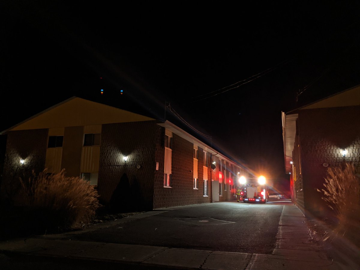 HooksHalligans's tweet photo. #ckfire on scene of a small fire in an apartment building. Fire out. Crews packing up. #ckfes #ckont https://t.co/w13w1zmCSW