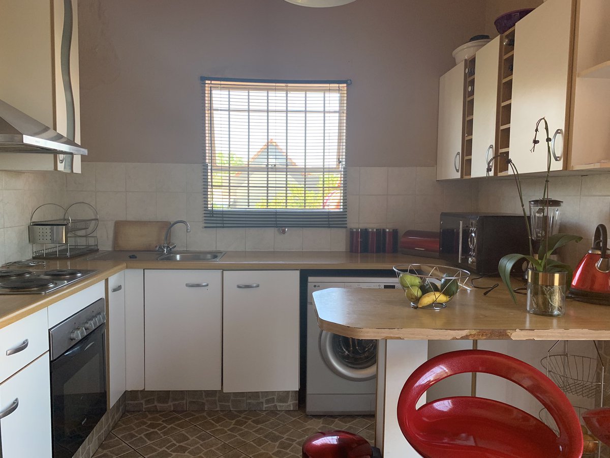 Paledian's tweet photo. This beautiful perfectly priced 2 bedroom apartment in Halfway Gardens/Vornavalley suburb of Midrand, located very close to Mall of Africa, in a quiet secured complex. Ideal for first time home buyers, young professionals and investors.

R690 000 (R6550 pm)

#DJSBU https://t.co/L0OipDLxeg