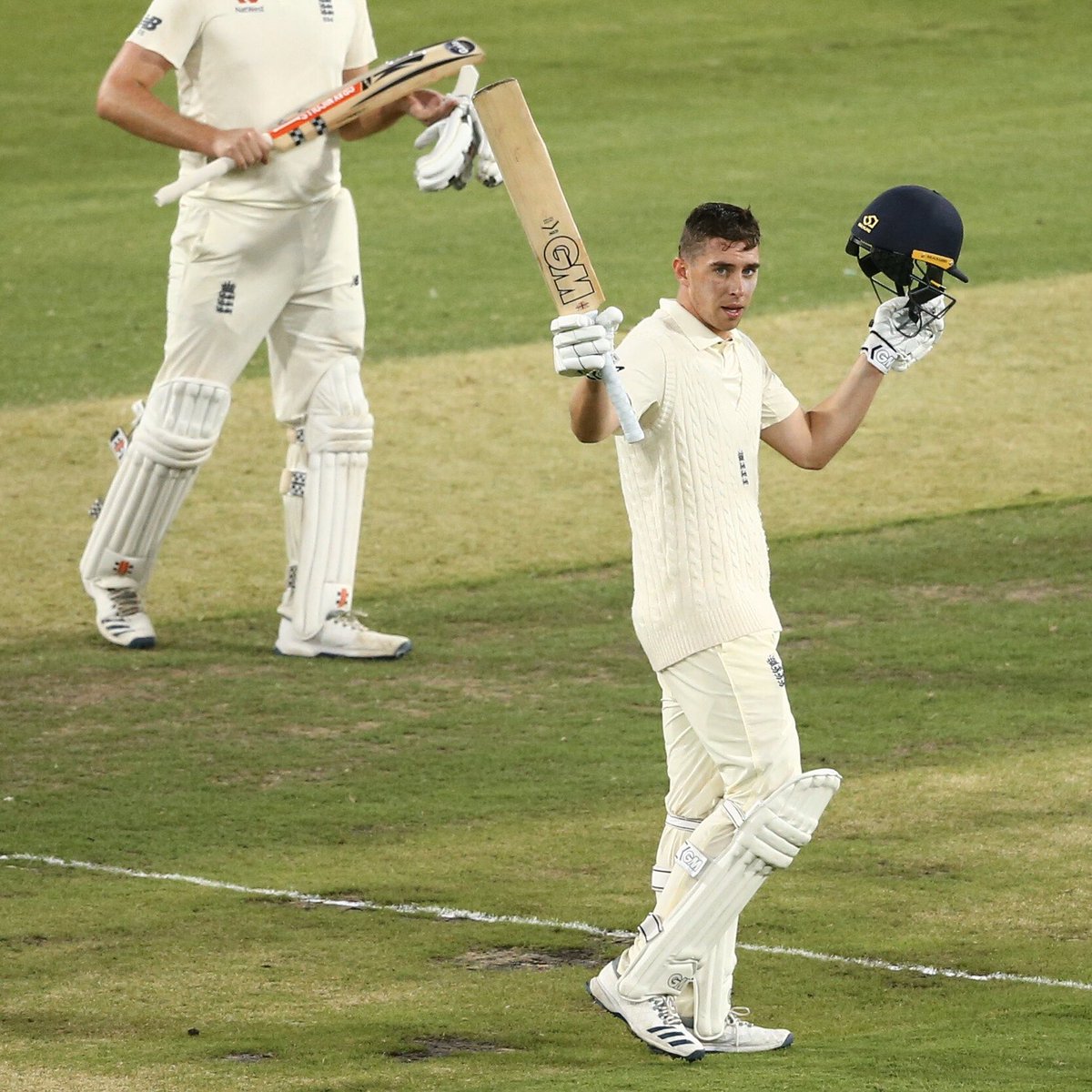 💯🔁

Back-to-back centuries for @DanielLawrenc28 in an <a href="/englandcricket/">England Cricket</a> shirt! 🔥
