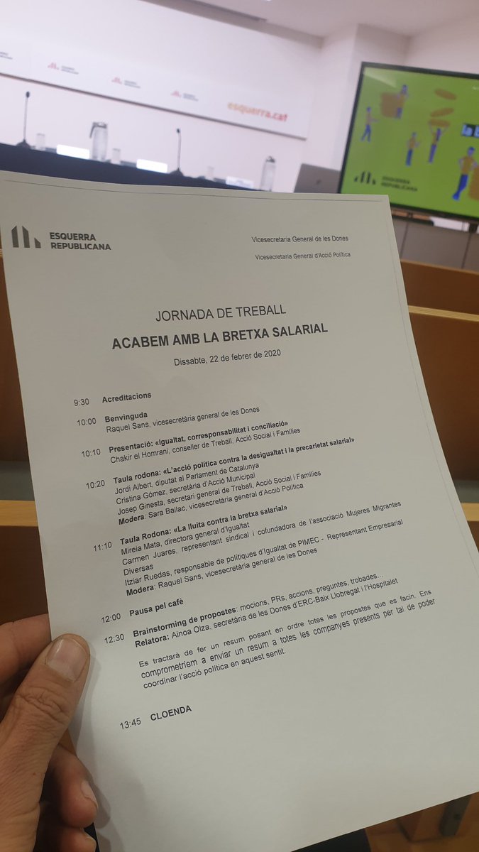 _CarlesCaba's tweet photo. Avui 22 de febrer jornada de #treball sobre la #BretxaSalarial coincidint amb el Dia Europeu per la Igualtat Salarial a la seu de @Esquerra_ERC
@ercblanes
#BretxaSalarial
#ERCBlanes https://t.co/TpMFoG1Ca1