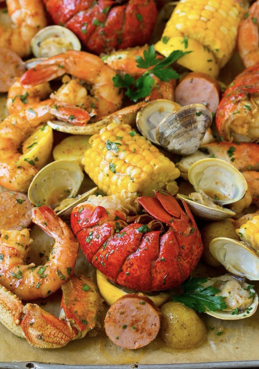 EatsRapido's tweet photo. Why not try a seafood boil😍😋😋 https://t.co/2GATOTBAbv