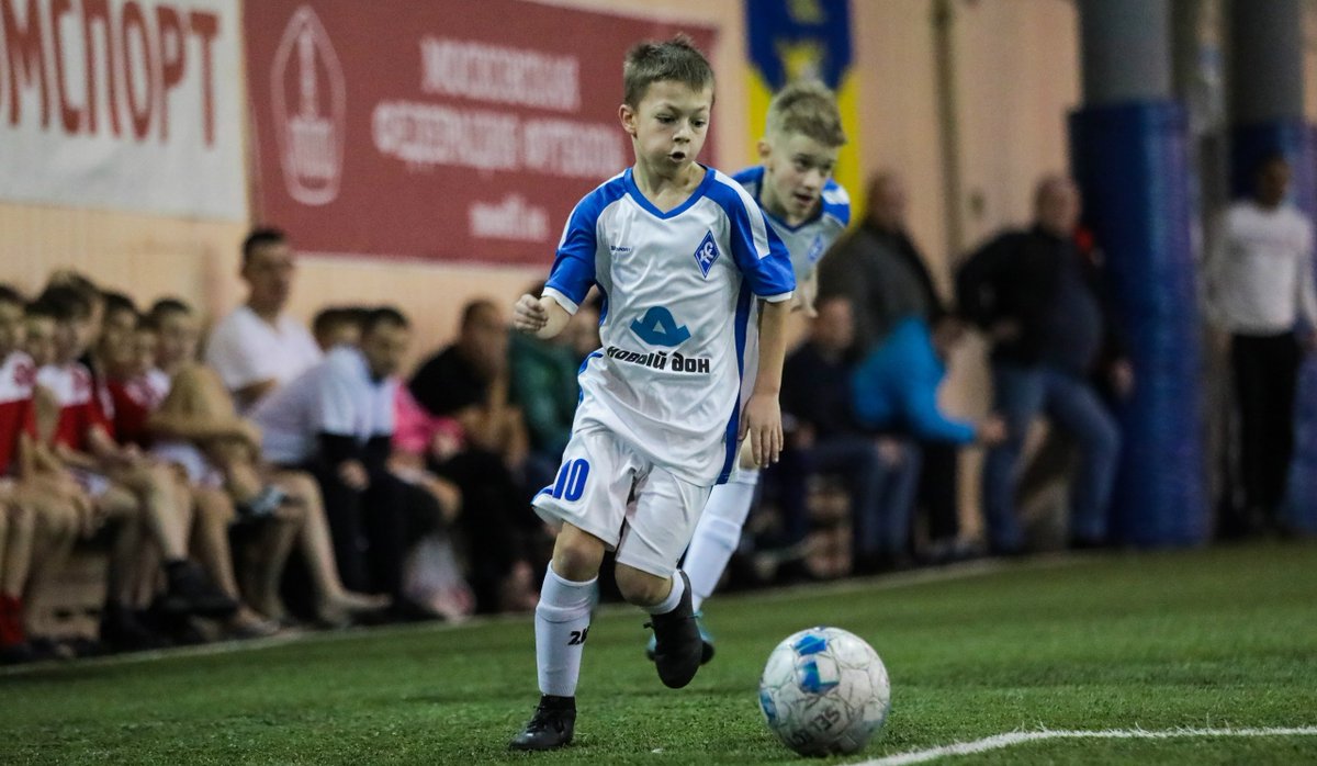 На групповой стадии «Крылья» провели три матча и во всех одержали победы, выйдя из своей группы с 1 места. 

«Крылья Советов» - «Чертаново» (команда девочек) – 2:0
«ДФЛ Силикатная» (Подольск) - «Крылья Советов» – 1:4
«Крылья Советов» - «СШ №7» (Петрозаводск) – 3:2.