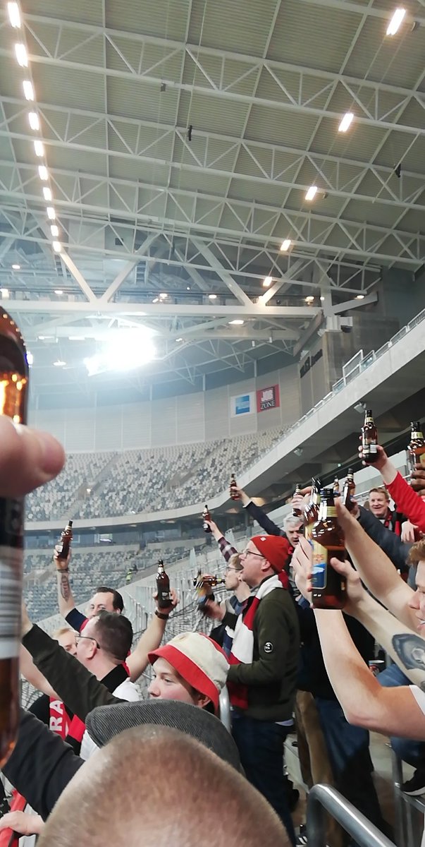 Under dagens match mot Dalkurd kommer det inte vara möjligt att köpa öl för besökare på den södra läktaren på grund av incidenter under matchen mot Brann den 15/2. Beslutet är gemensamt fattat av Djurgården Fotboll och restauratören.