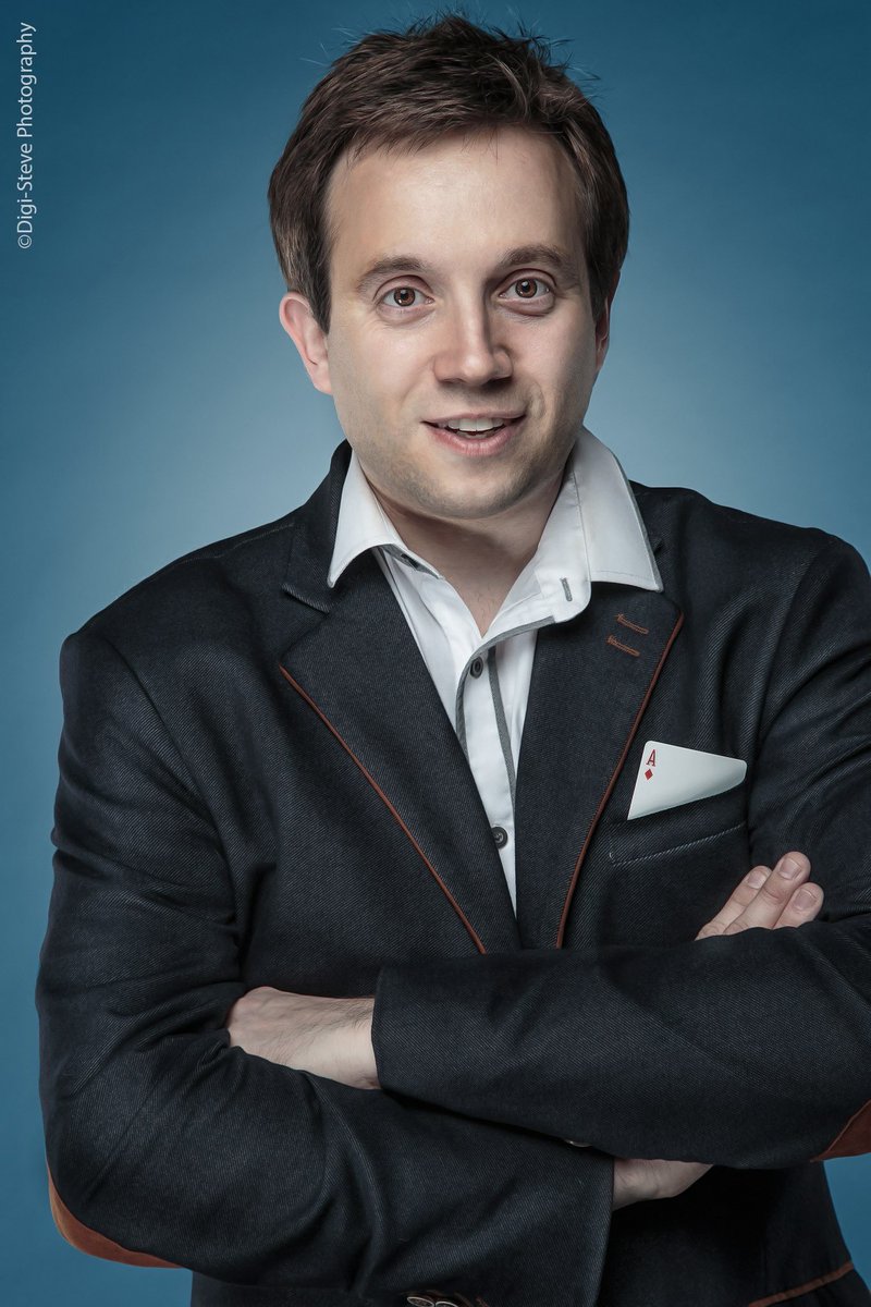 We have the fantastic Matthew Garret joining us this evening - to blow your minds with live close up Magic 🃏🤯