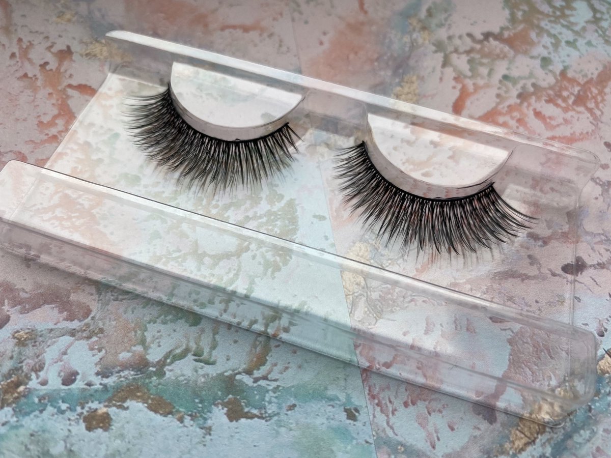 03 - oooouuuu she’s a BARB,  𝕭𝖆𝖗𝖇𝖘 is a lash perfect for everyday wear and are elegant. They naturally open the eyes and are perfect for those who do not usually wear lashes ✨💎 #fauxminklashes #eyelashes #eyelashesuk #falselashes #glamlashes #lashesonpoint #lashesfordays