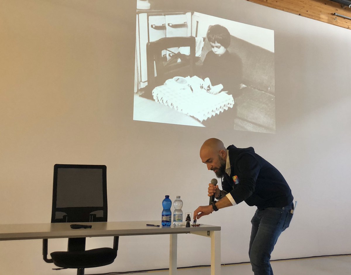 marielademarchi's tweet image. Uno sguardo sul futuro, sullo sguardo futuro, sul futuribile
@marcocalzolari su #IA vs #AI

#WIAD2020
#WIAD2020Vicenza #WIADVicenza