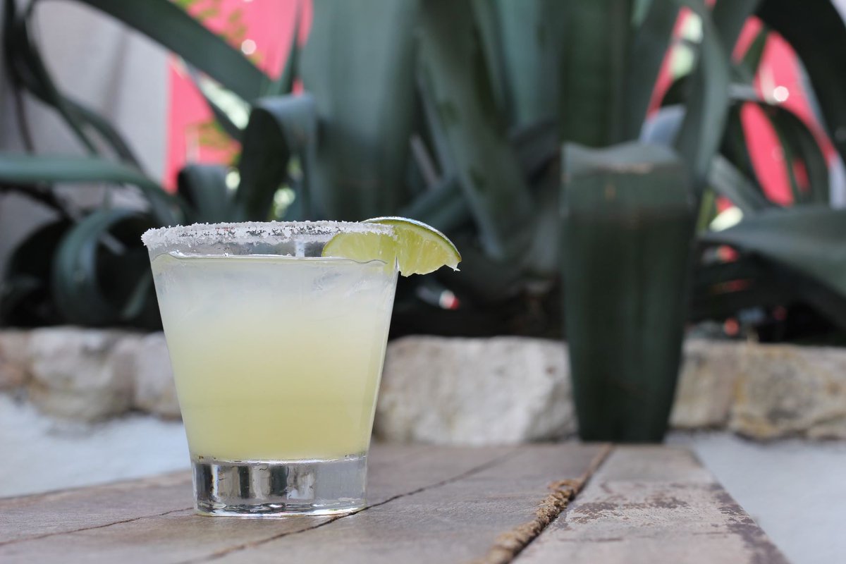 We like to think National Margarita Day is every day, although a national day sounds like a great excuse for happy hour pricing all day on our Clásica Margarita. Celebrate with us on by Feb. 22!
.
#elalma #elchilegroup #rooftoppatio #patio #margaritas #nationalmargaritaday