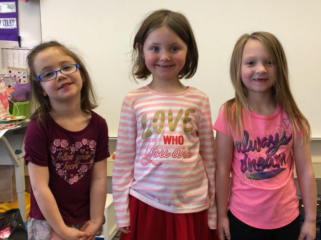 AH_Madison's tweet photo. Lots of positive messages on shirts today at school! Be kind! #madisonblaine #AHSchools https://t.co/Hx9bImtT75