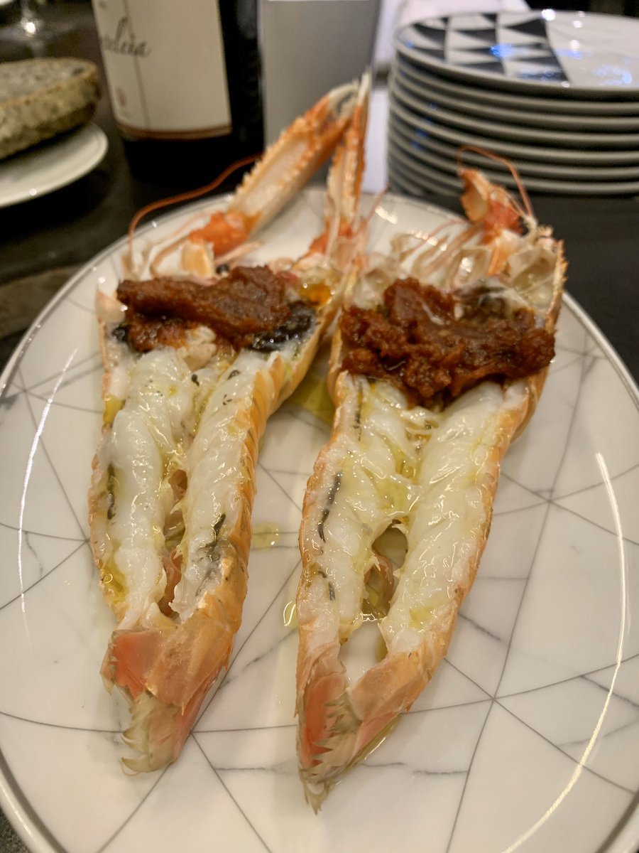 dvillarrib's tweet photo. Cigalas con sobrasada, colmenillas con foie, steak tartar y chocolate con aceite y sal. #hardwork #summun #barcelona https://t.co/1QyEOsA7F8