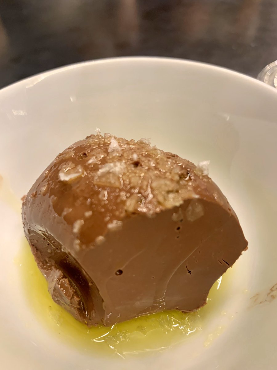 dvillarrib's tweet photo. Cigalas con sobrasada, colmenillas con foie, steak tartar y chocolate con aceite y sal. #hardwork #summun #barcelona https://t.co/1QyEOsA7F8